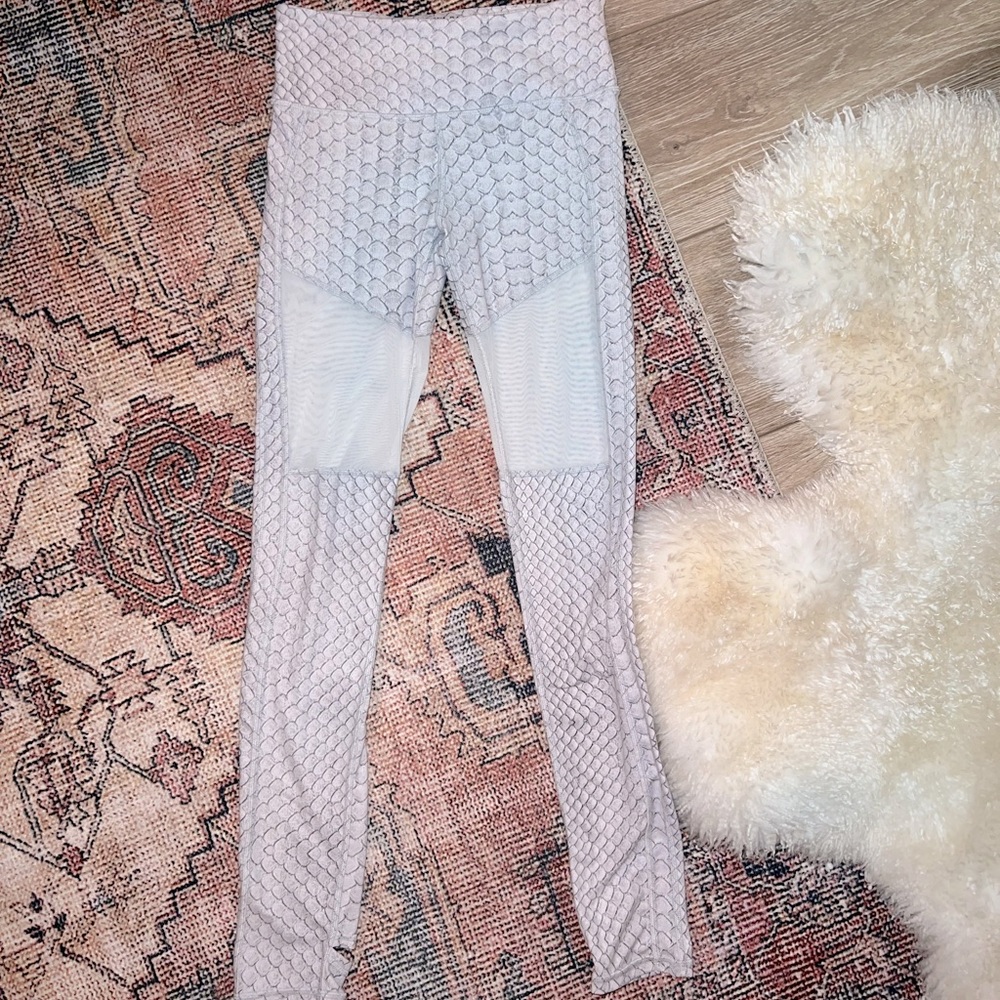 Varley Mid Rise Sheer Paneled legging XS